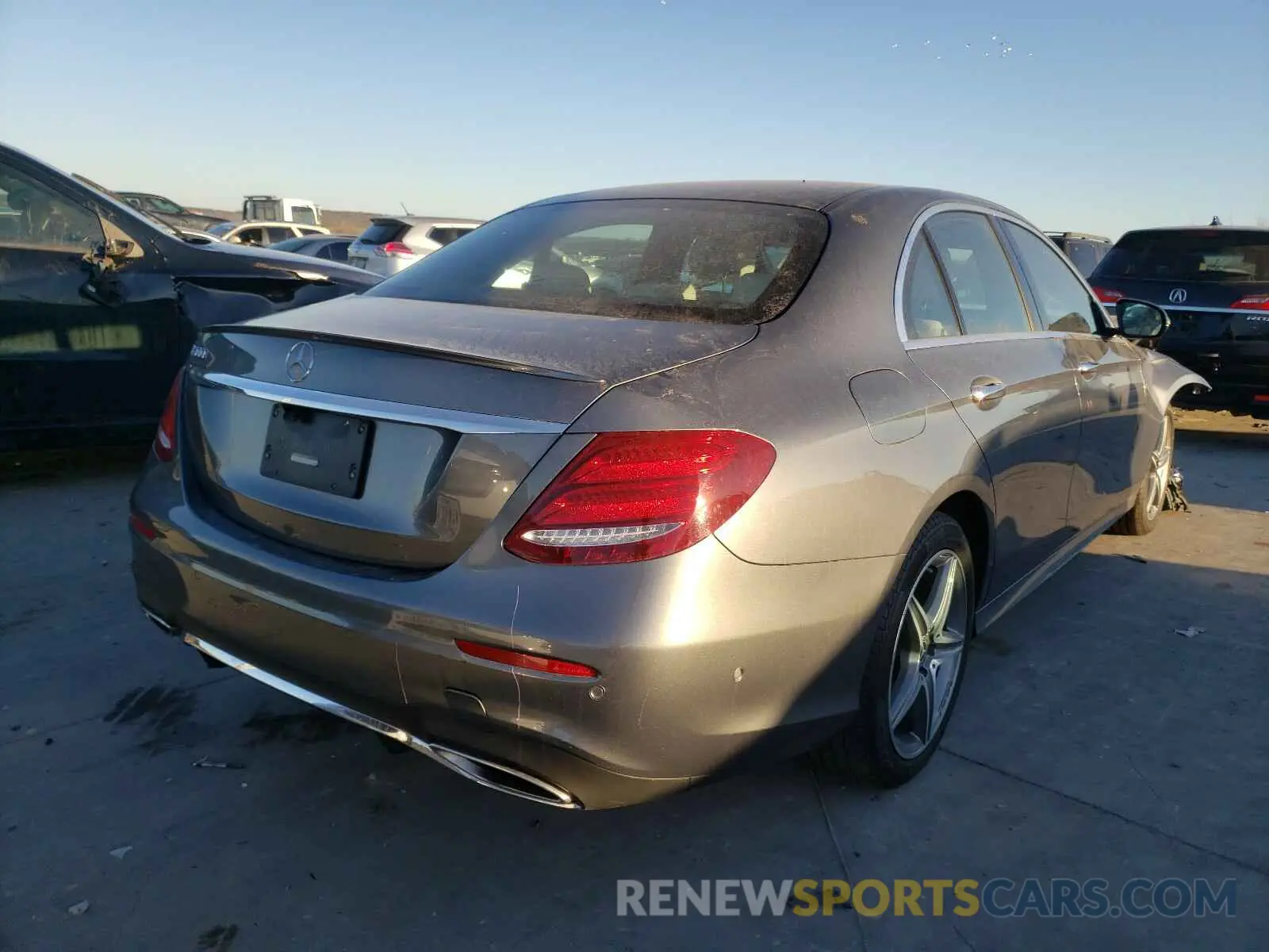 4 Photograph of a damaged car WDDZF4JB2KA524864 MERCEDES-BENZ E CLASS 2019