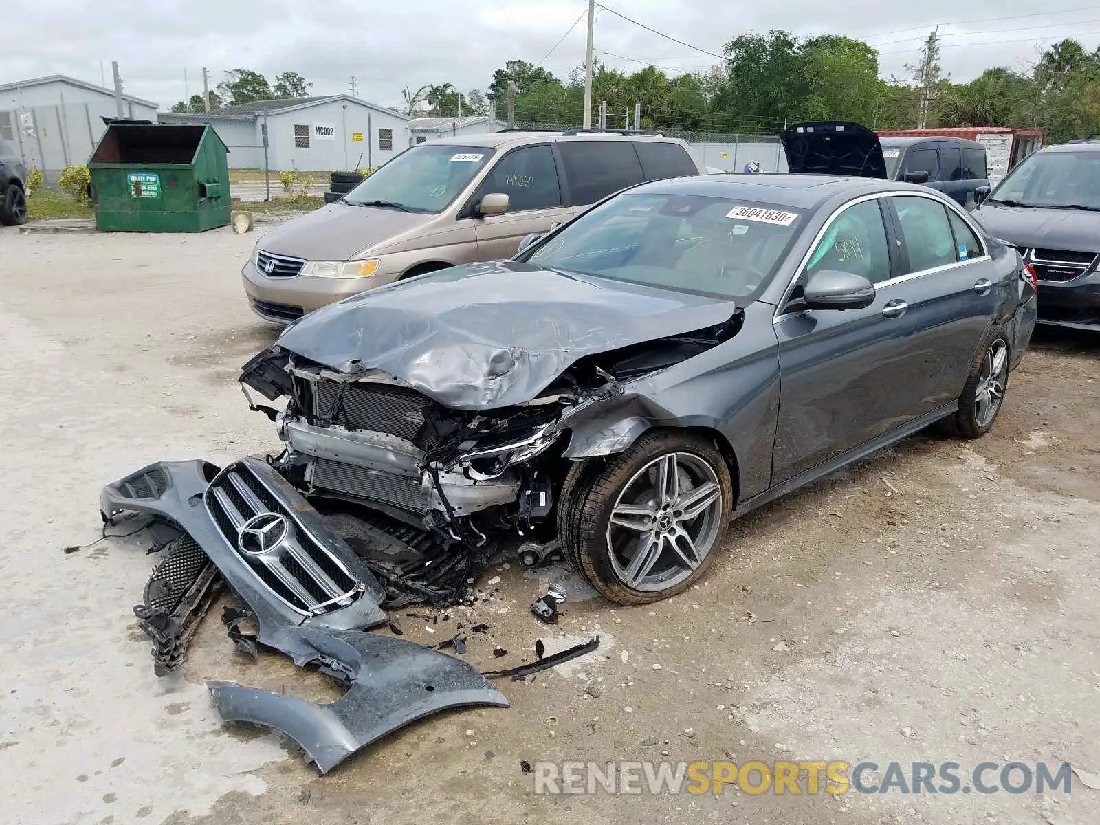 2 Photograph of a damaged car WDDZF4JB2KA545262 MERCEDES-BENZ E CLASS 2019