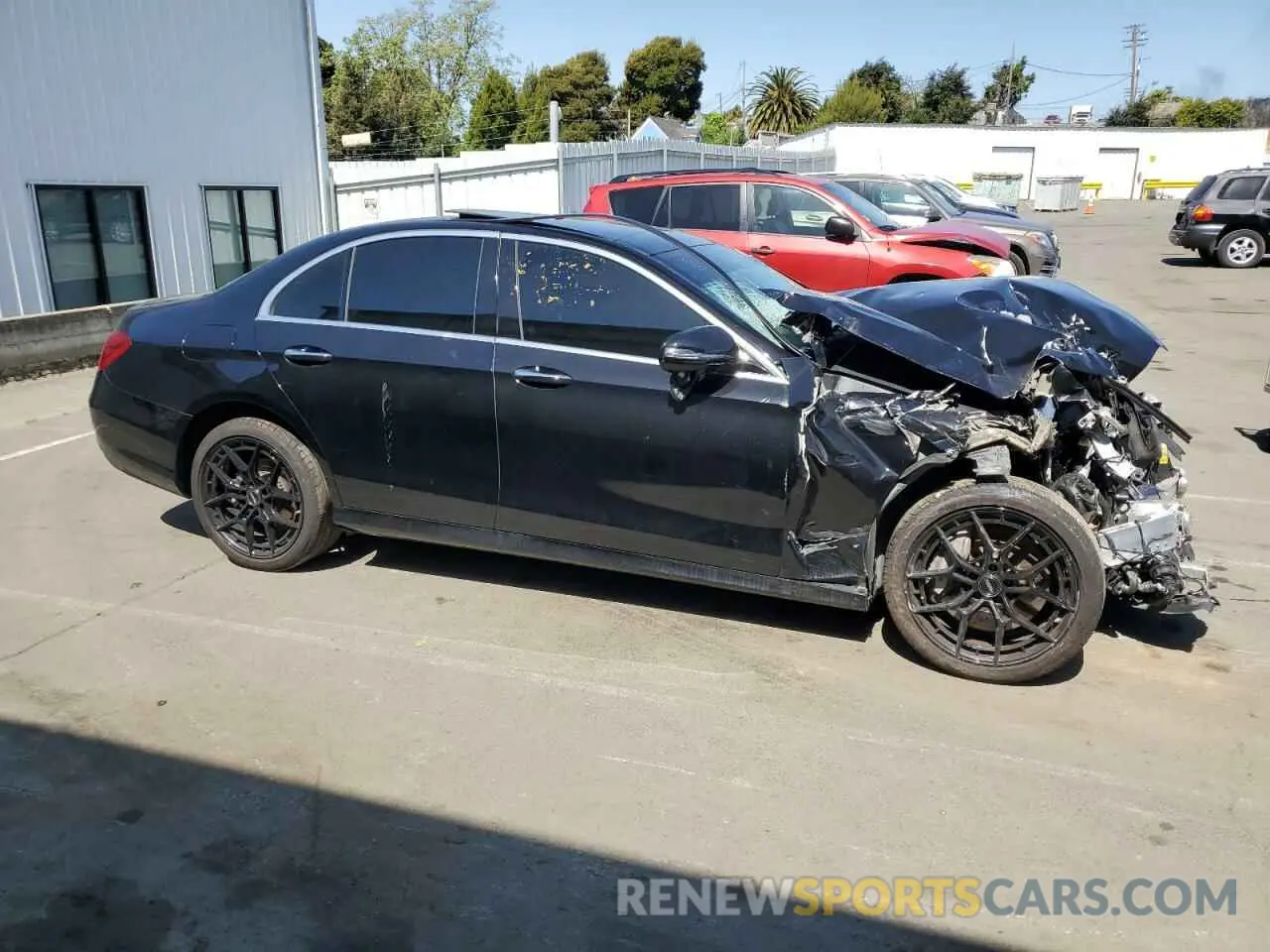 4 Photograph of a damaged car WDDZF4JB2KA547240 MERCEDES-BENZ E-CLASS 2019