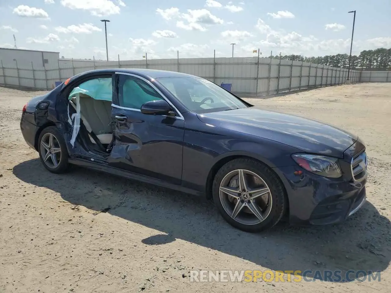 4 Photograph of a damaged car WDDZF4JB2KA563616 MERCEDES-BENZ E-CLASS 2019