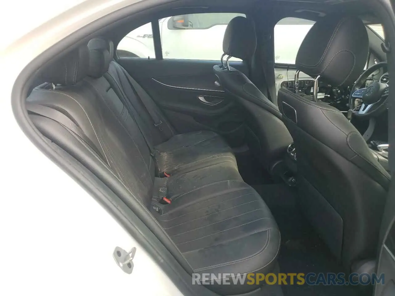 10 Photograph of a damaged car WDDZF4JB2KA635060 MERCEDES-BENZ E-CLASS 2019