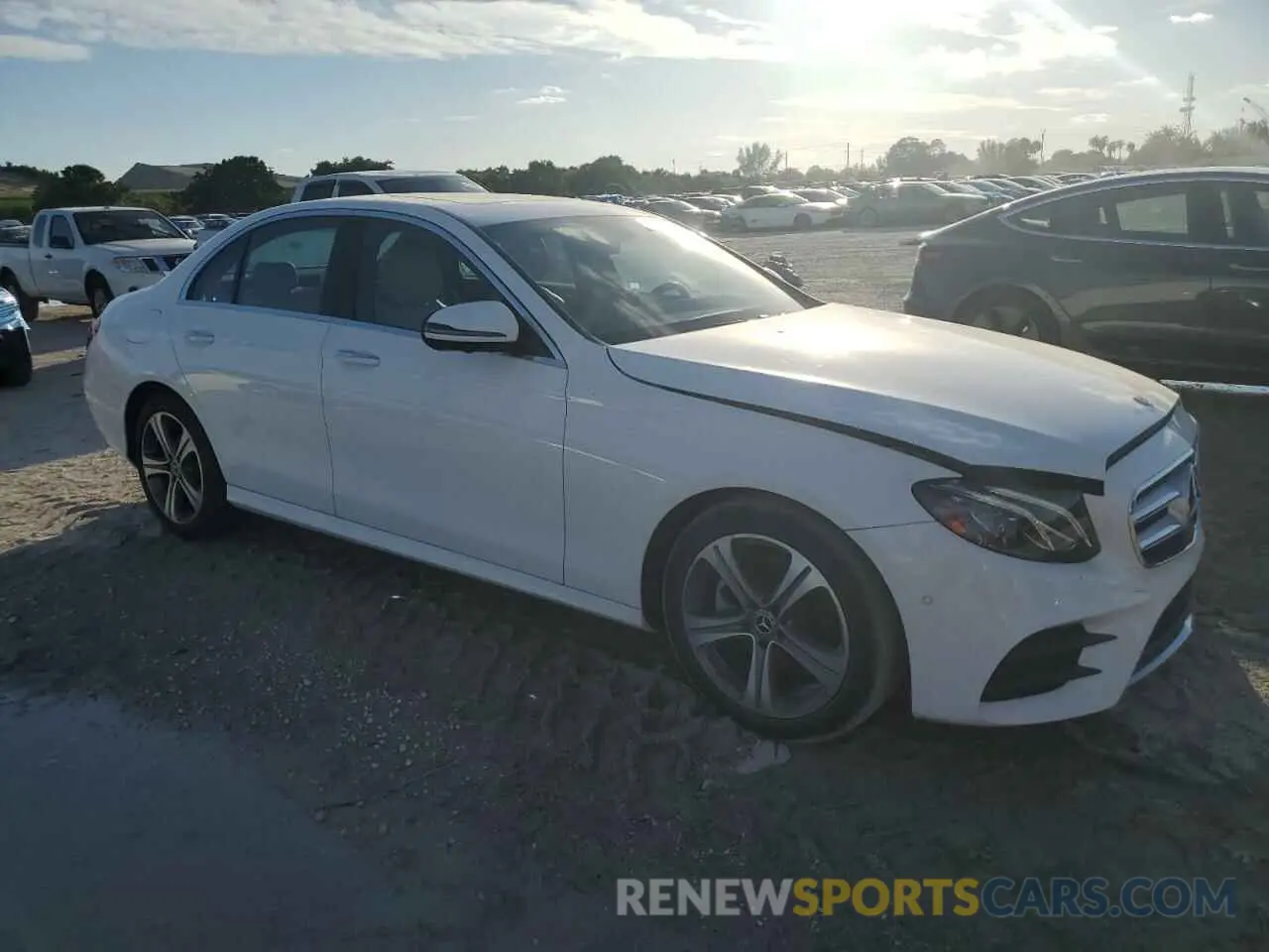 4 Photograph of a damaged car WDDZF4JB2KA643725 MERCEDES-BENZ E-CLASS 2019