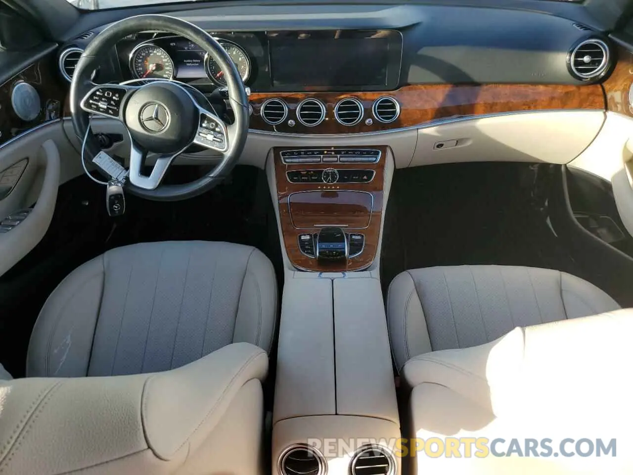 8 Photograph of a damaged car WDDZF4JB2KA643725 MERCEDES-BENZ E-CLASS 2019