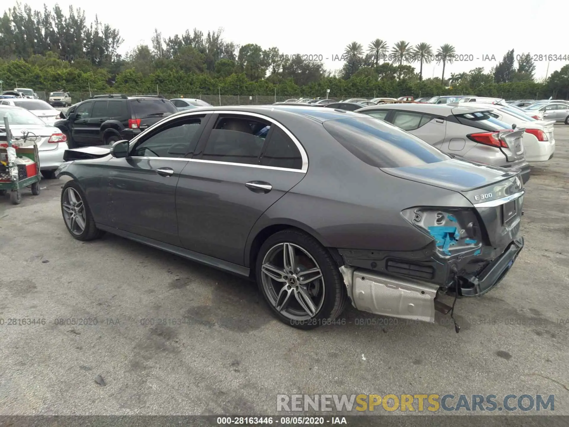 3 Photograph of a damaged car WDDZF4JB3KA511041 MERCEDES-BENZ E-CLASS 2019