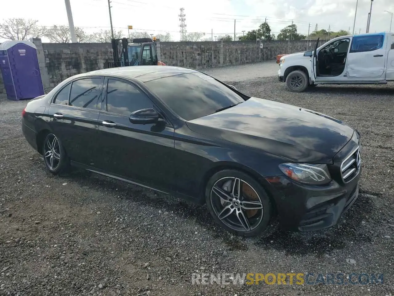 4 Photograph of a damaged car WDDZF4JB3KA587195 MERCEDES-BENZ E-CLASS 2019