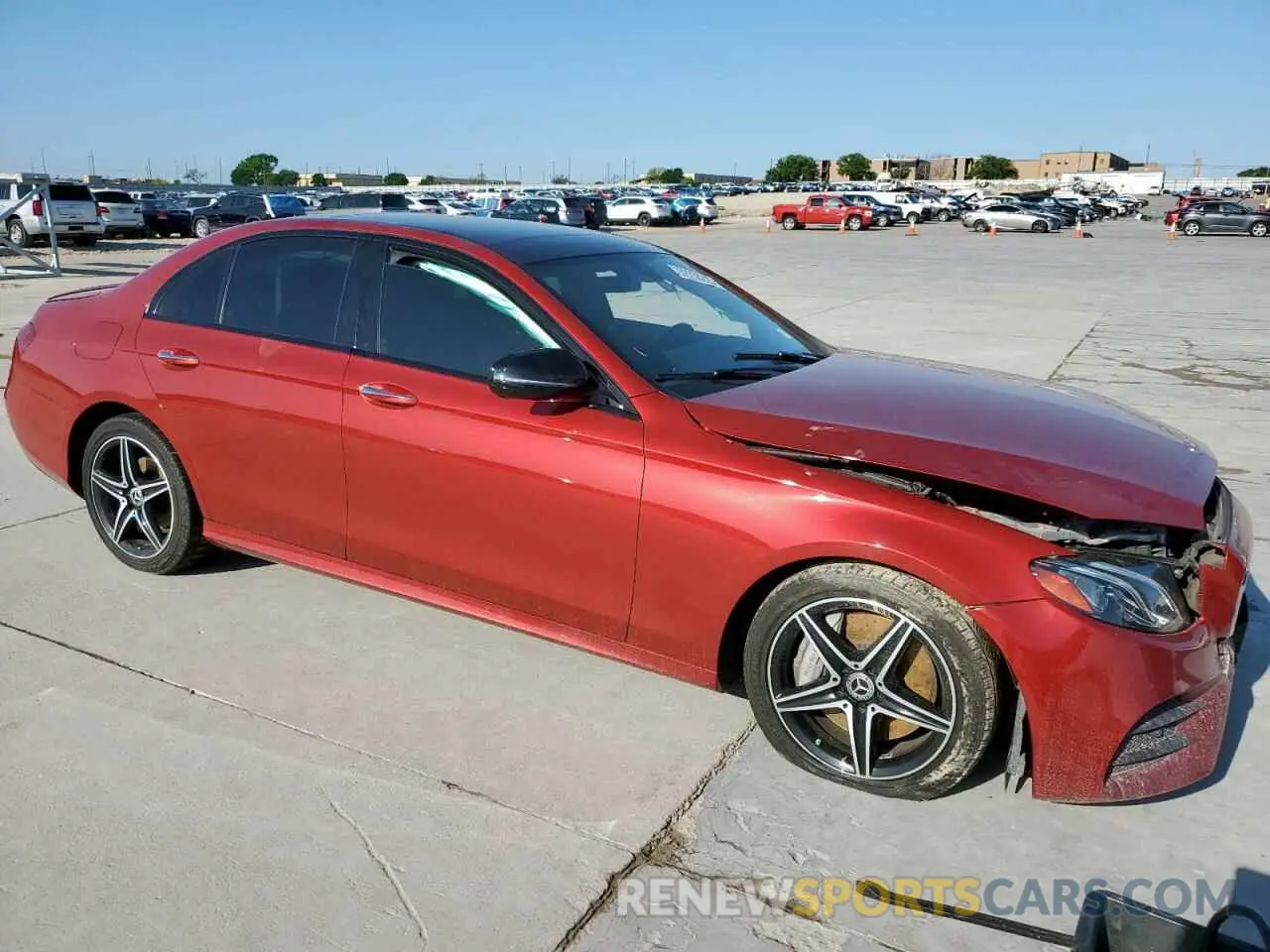 4 Photograph of a damaged car WDDZF4JB4KA542976 MERCEDES-BENZ E-CLASS 2019