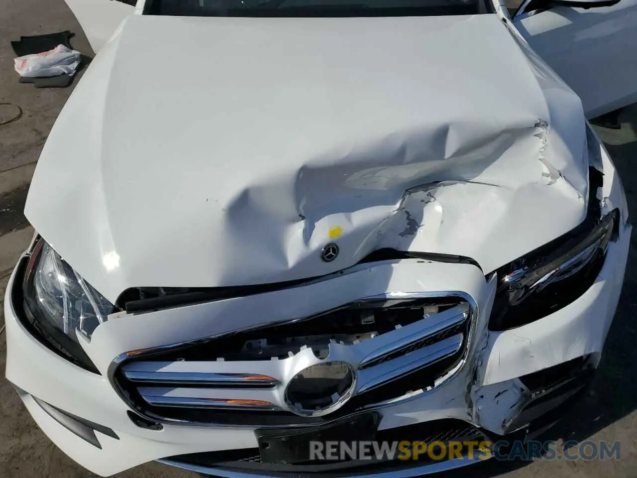 11 Photograph of a damaged car WDDZF4JB4KA676063 MERCEDES-BENZ E-CLASS 2019