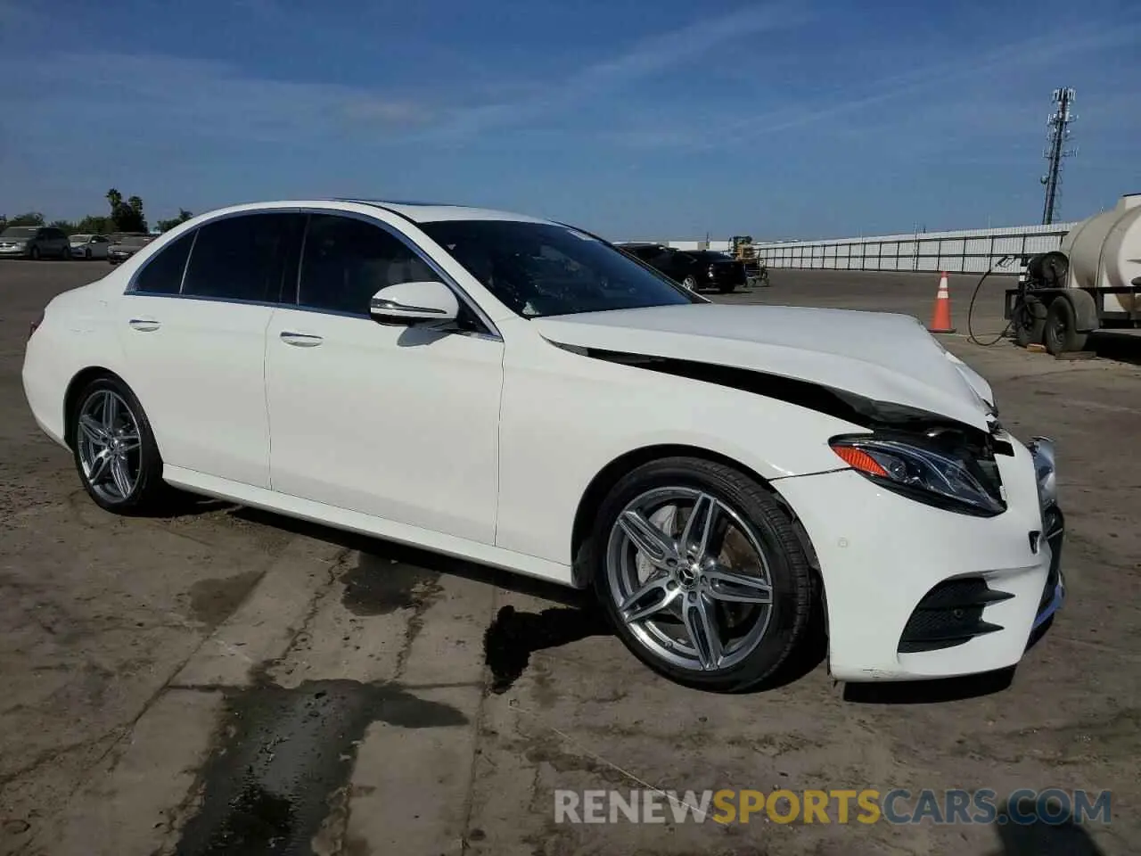 4 Photograph of a damaged car WDDZF4JB4KA676063 MERCEDES-BENZ E-CLASS 2019