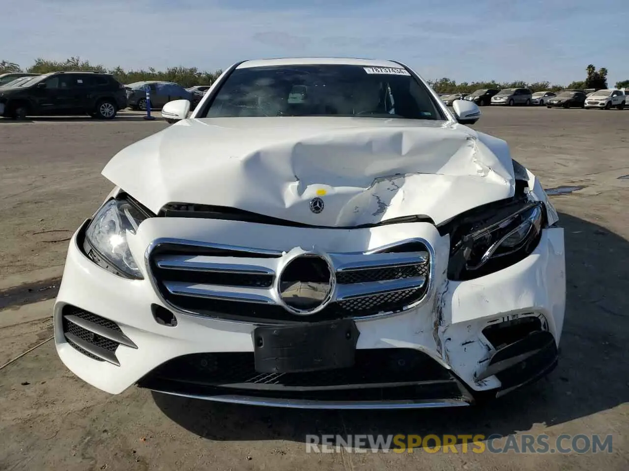 5 Photograph of a damaged car WDDZF4JB4KA676063 MERCEDES-BENZ E-CLASS 2019