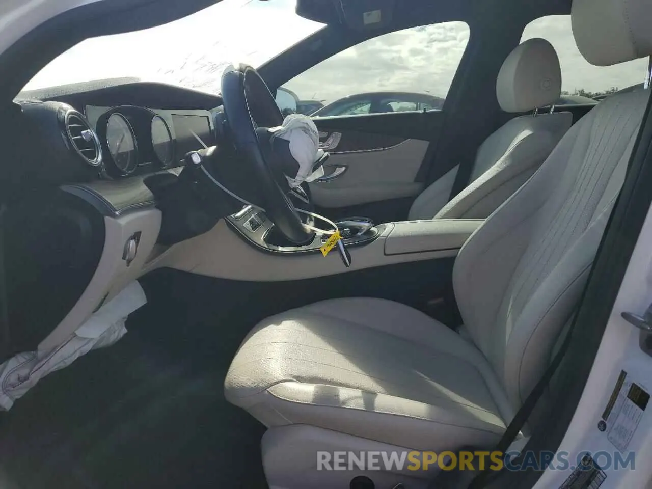 7 Photograph of a damaged car WDDZF4JB4KA676063 MERCEDES-BENZ E-CLASS 2019