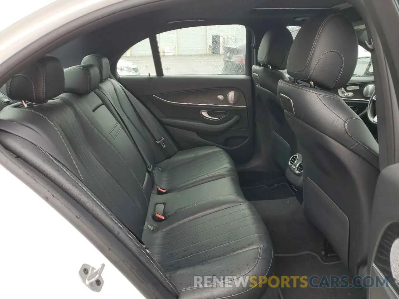 10 Photograph of a damaged car WDDZF4JB8KA527185 MERCEDES-BENZ E-CLASS 2019