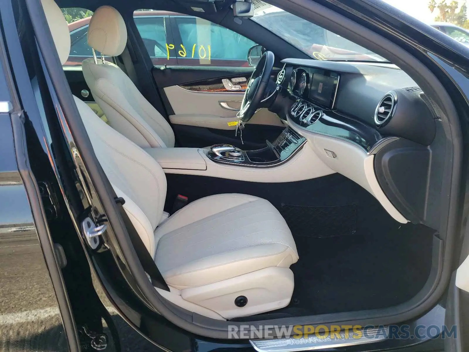 5 Photograph of a damaged car WDDZF4JB8KA582851 MERCEDES-BENZ E CLASS 2019