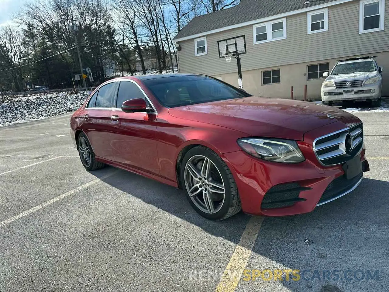 4 Photograph of a damaged car WDDZF4JB8KA586379 MERCEDES-BENZ E-CLASS 2019