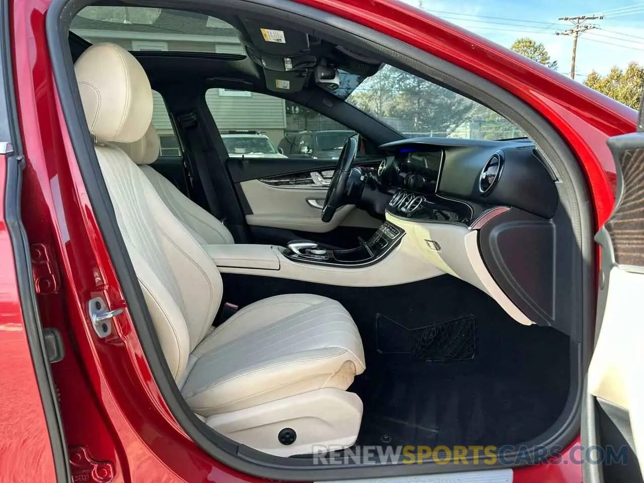 6 Photograph of a damaged car WDDZF4JB8KA586379 MERCEDES-BENZ E-CLASS 2019