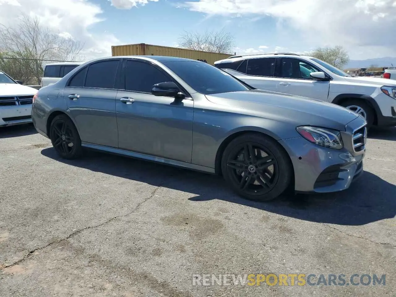 4 Photograph of a damaged car WDDZF4JBXKA553402 MERCEDES-BENZ E-CLASS 2019