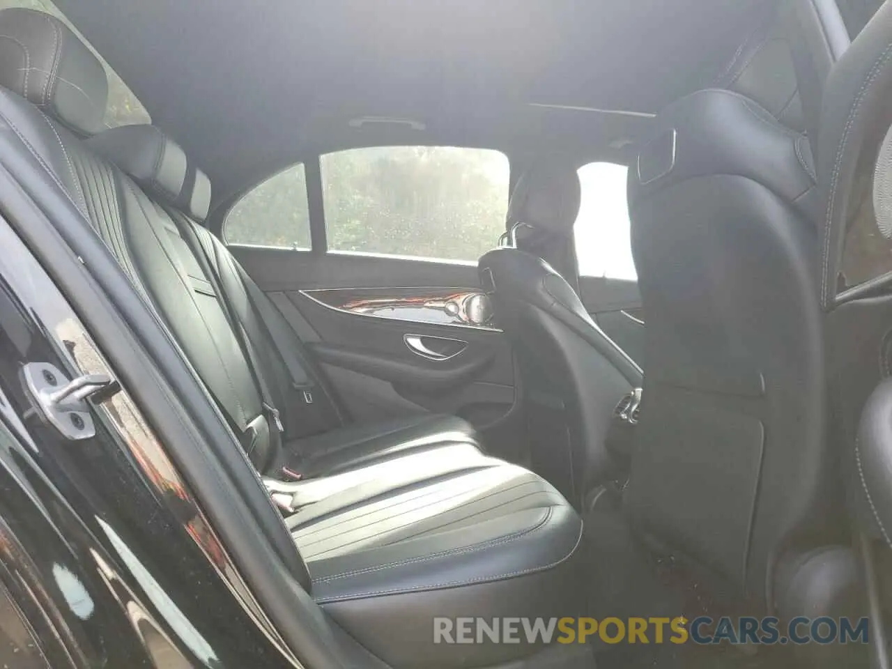 10 Photograph of a damaged car WDDZF4KB0KA527485 MERCEDES-BENZ E-CLASS 2019