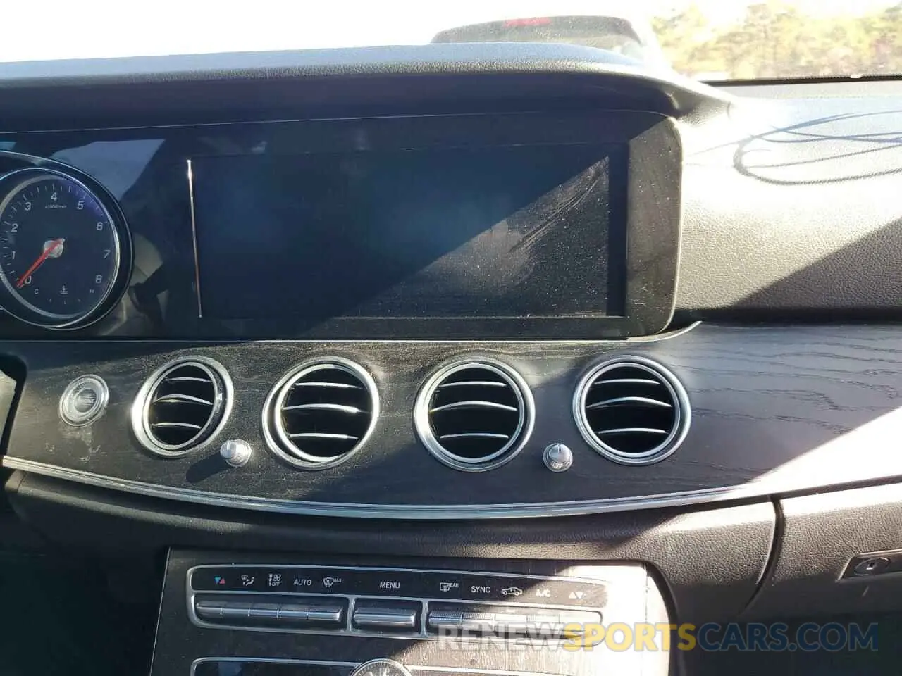 9 Photograph of a damaged car WDDZF4KB1KA566215 MERCEDES-BENZ E-CLASS 2019
