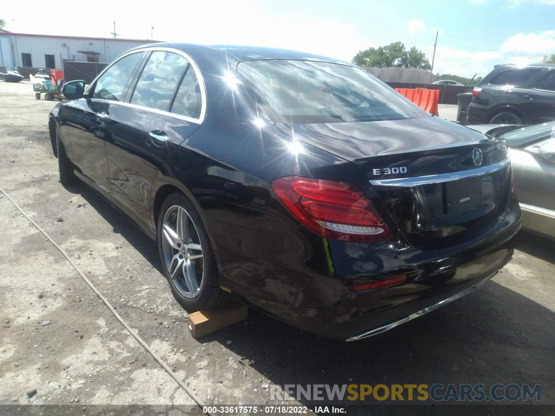 3 Фотография поврежденного автомобиля WDDZF4KB9KA587331 MERCEDES-BENZ E-CLASS 2019