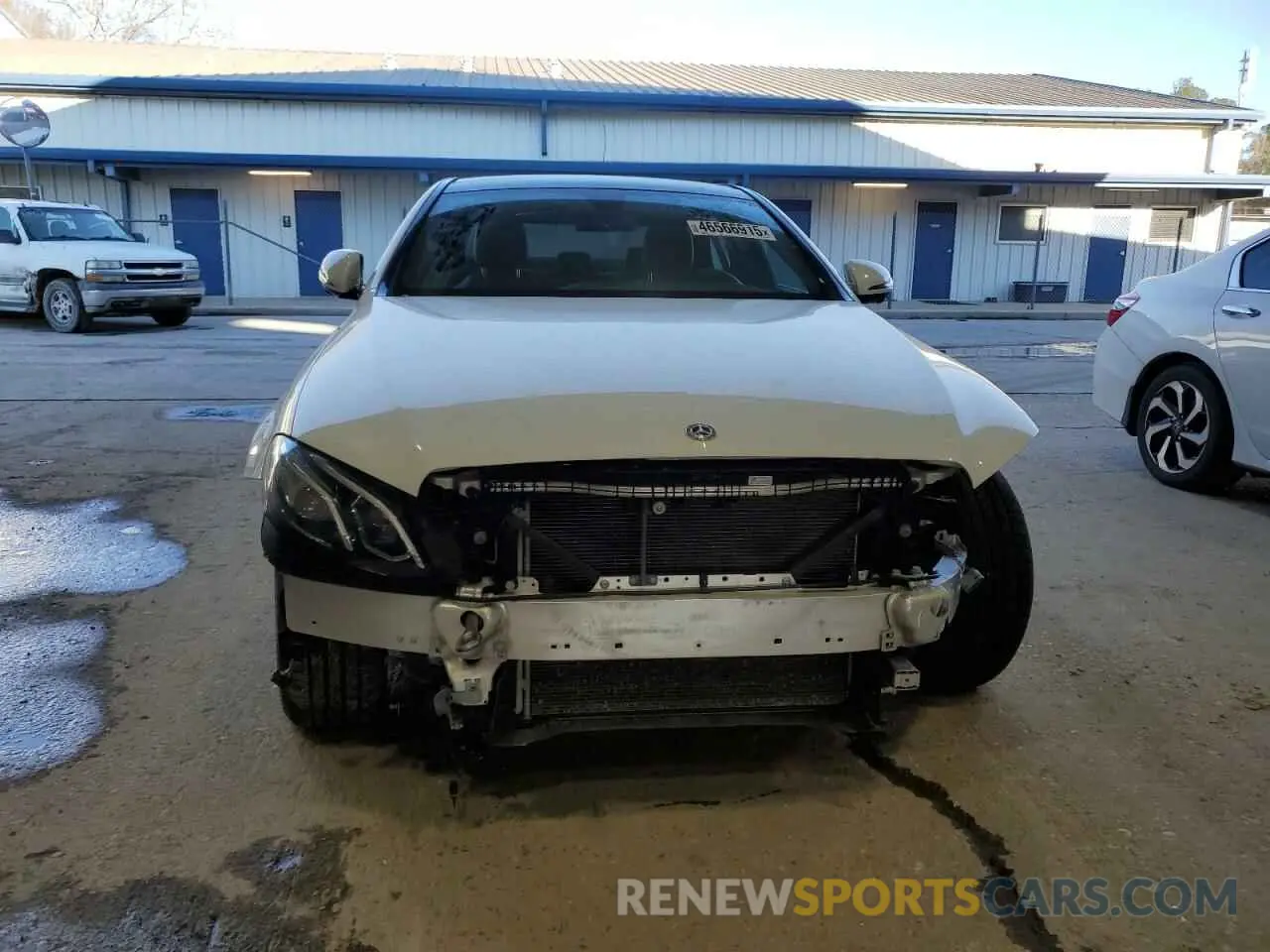 5 Photograph of a damaged car WDDZF4KBXKA556380 MERCEDES-BENZ E-CLASS 2019