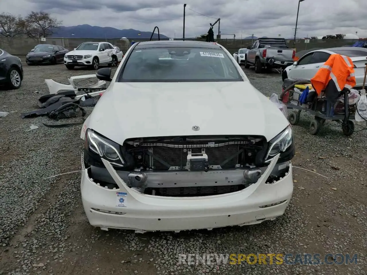 5 Фотография поврежденного автомобиля WDDZF6BB0KA574110 MERCEDES-BENZ E-CLASS 2019