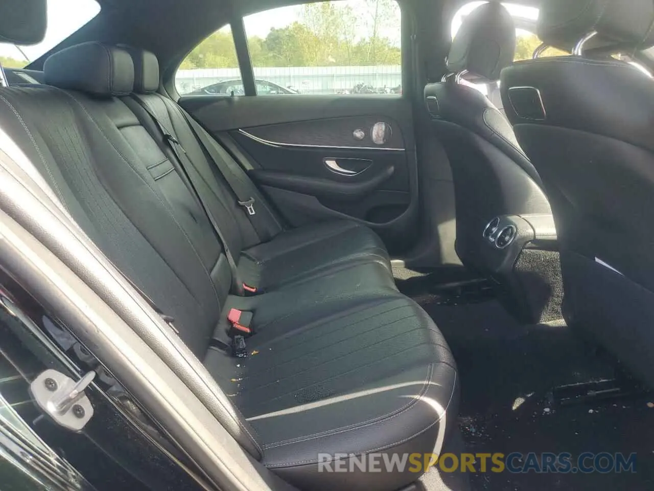 10 Photograph of a damaged car WDDZF6JB8KA490554 MERCEDES-BENZ E-CLASS 2019