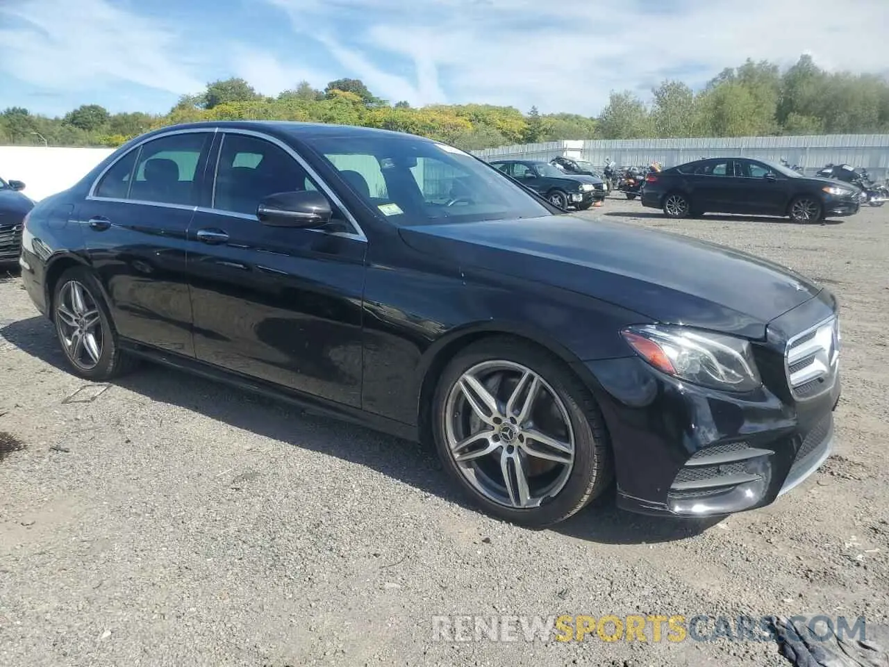 4 Photograph of a damaged car WDDZF6JB8KA490554 MERCEDES-BENZ E-CLASS 2019