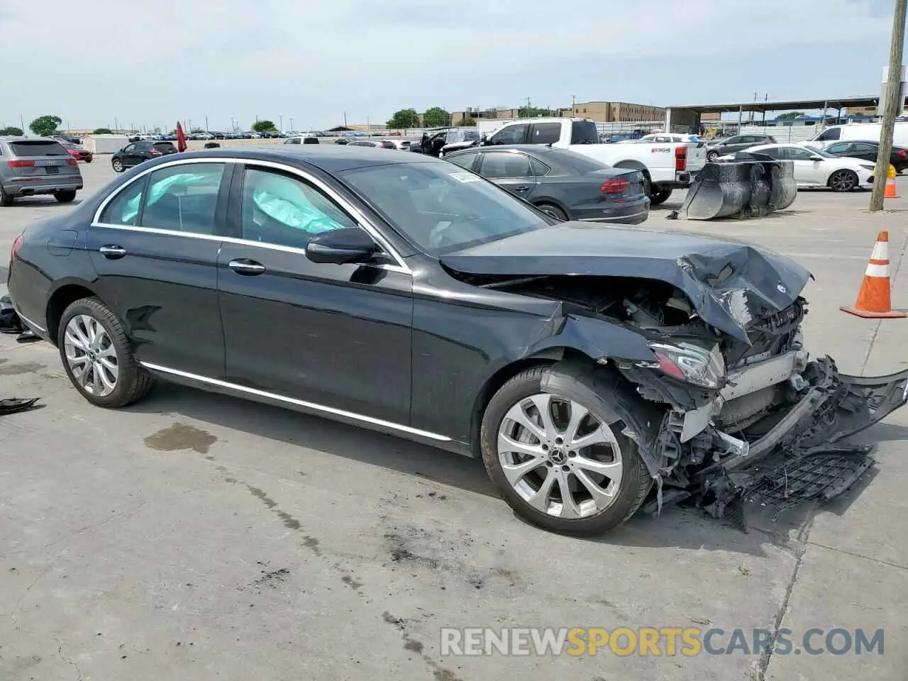 4 Photograph of a damaged car WDDZF6JB9KA515073 MERCEDES-BENZ E-CLASS 2019