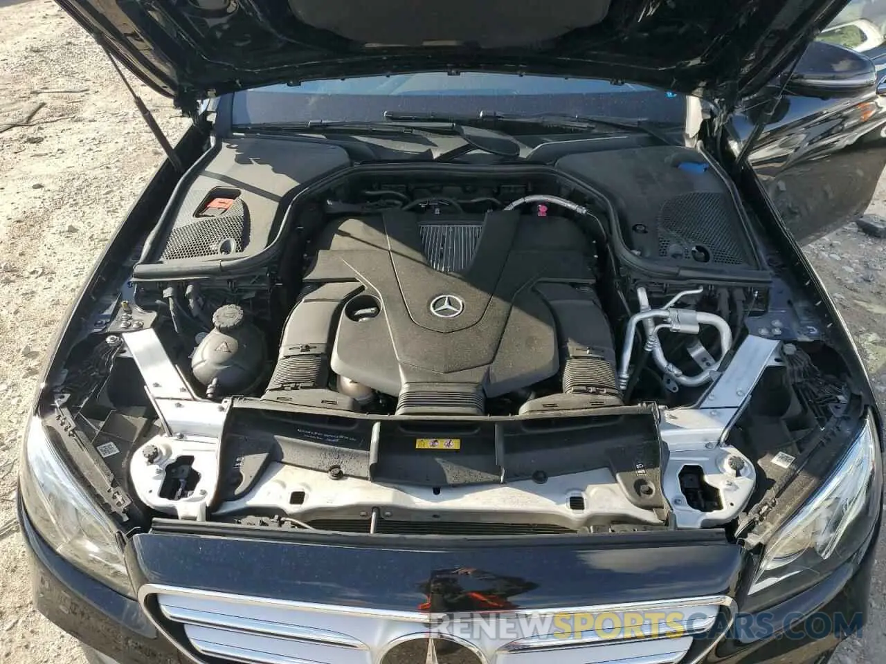 12 Photograph of a damaged car WDDZH6JB1KA617087 MERCEDES-BENZ E-CLASS 2019