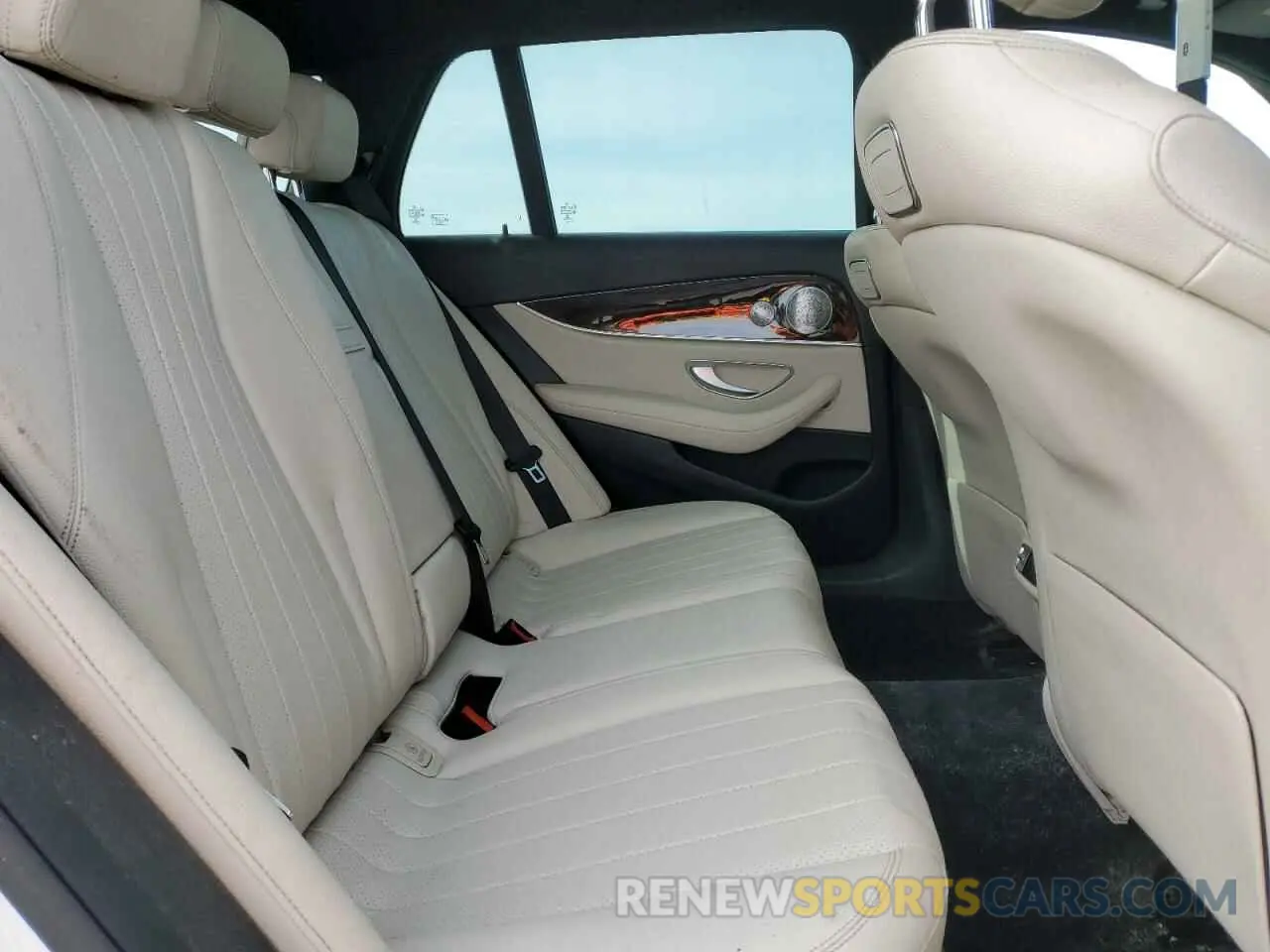 12 Фотография поврежденного автомобиля WDDZH6JB6KA671808 MERCEDES-BENZ E-CLASS 2019