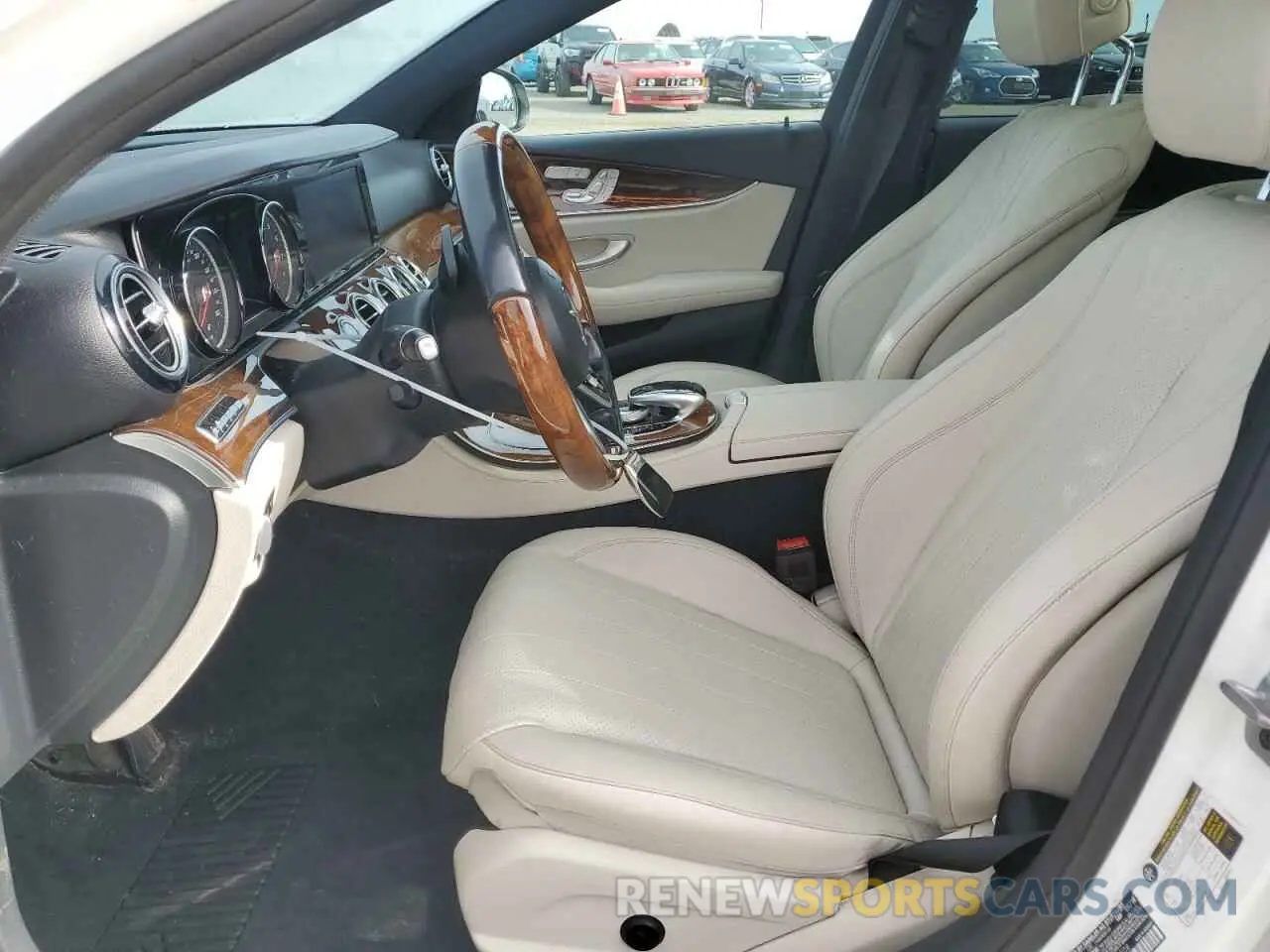 7 Фотография поврежденного автомобиля WDDZH6JB6KA671808 MERCEDES-BENZ E-CLASS 2019