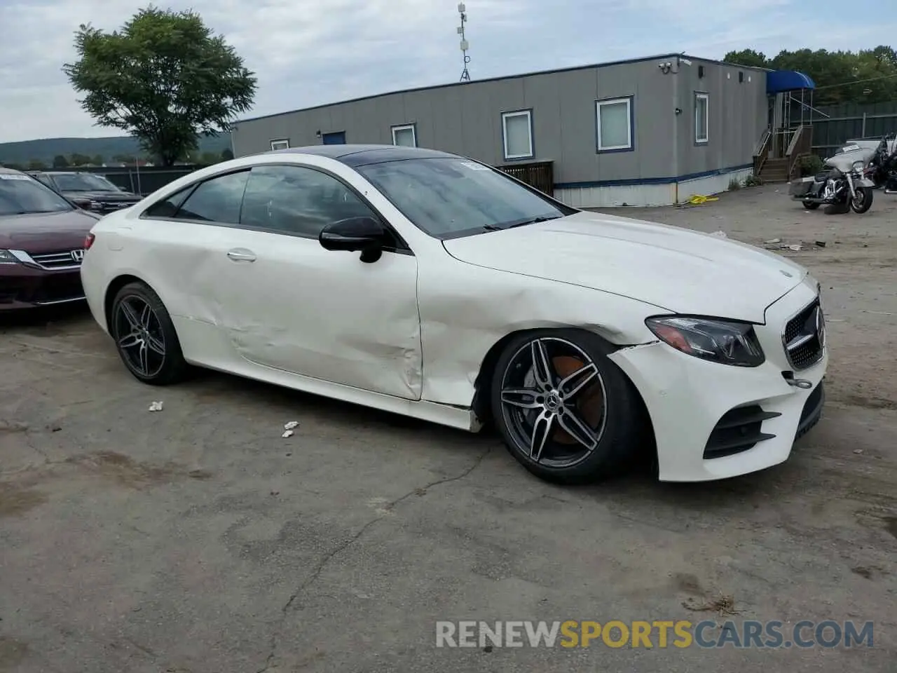 4 Photograph of a damaged car W1K1J6JB2LF133225 MERCEDES-BENZ E-CLASS 2020
