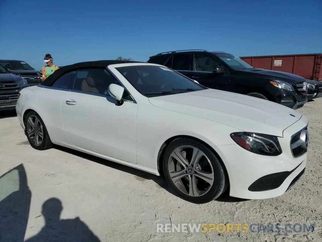 4 Фотография поврежденного автомобиля W1K1K6HB7LF133577 MERCEDES-BENZ E-CLASS 2020