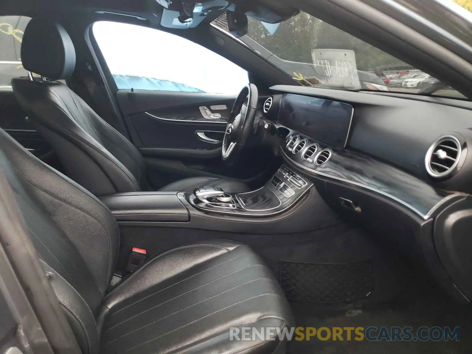5 Photograph of a damaged car W1KZF6JB7LA826695 MERCEDES-BENZ E-CLASS 2020