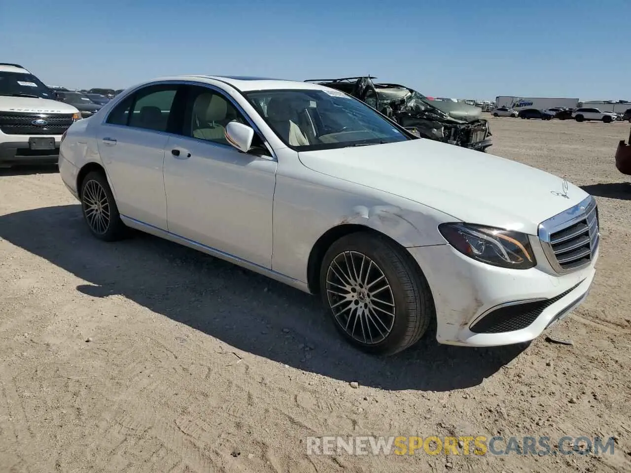 4 Фотография поврежденного автомобиля W1KZF8DB0LA827095 MERCEDES-BENZ E-CLASS 2020