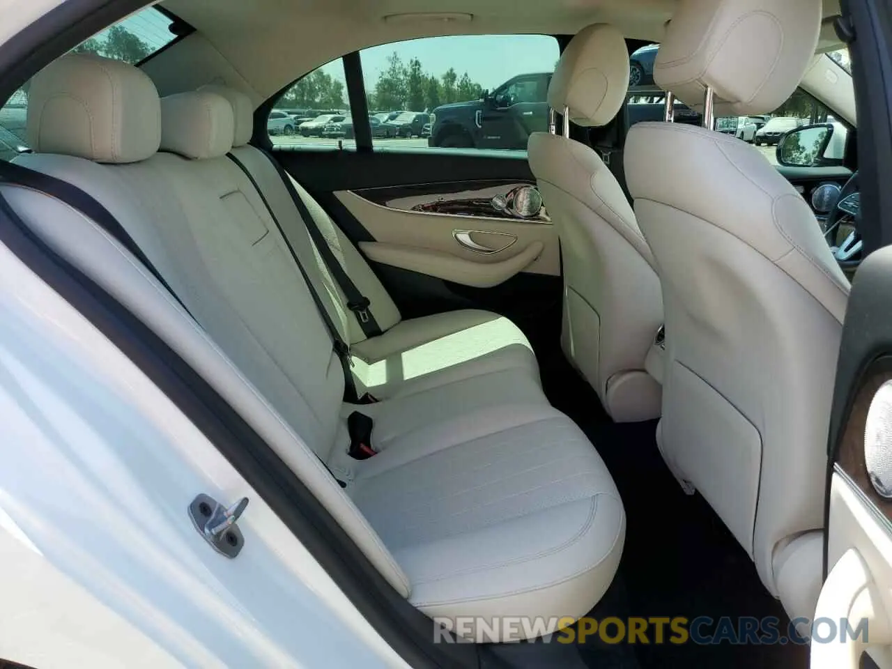 10 Photograph of a damaged car W1KZF8DB1LA826828 MERCEDES-BENZ E-CLASS 2020