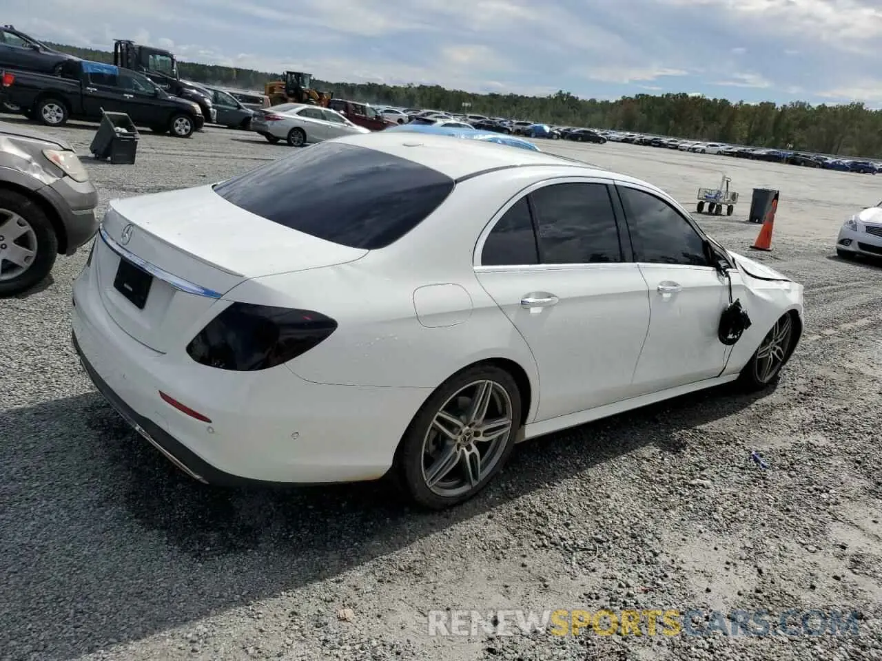 3 Фотография поврежденного автомобиля W1KZF8DB4LA830162 MERCEDES-BENZ E-CLASS 2020