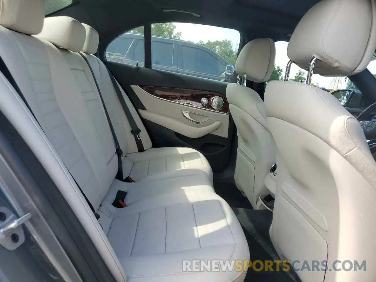 10 Photograph of a damaged car W1KZF8DB7LA834223 MERCEDES-BENZ E-CLASS 2020