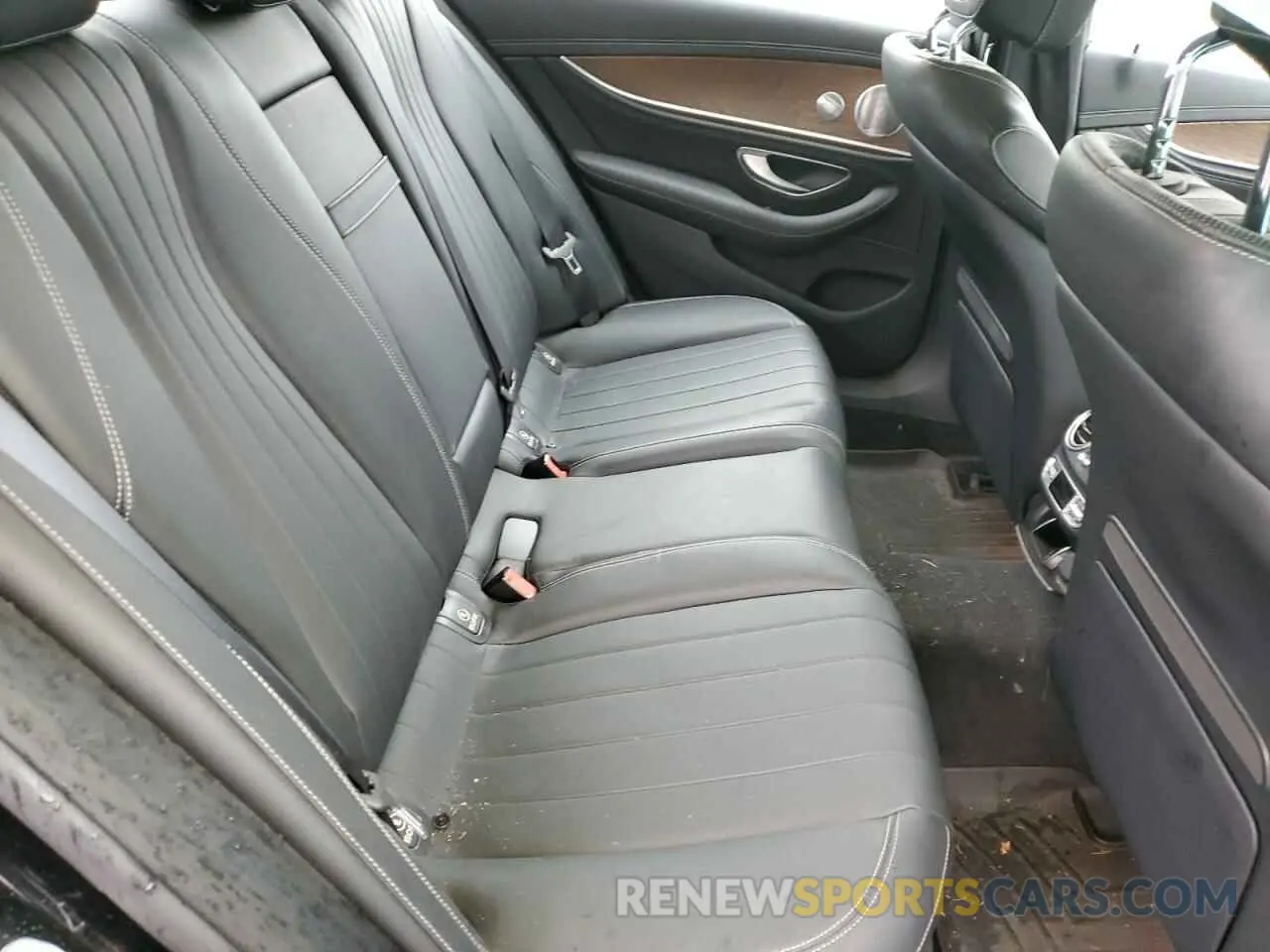 10 Photograph of a damaged car W1KZF8EB3LA824464 MERCEDES-BENZ E-CLASS 2020