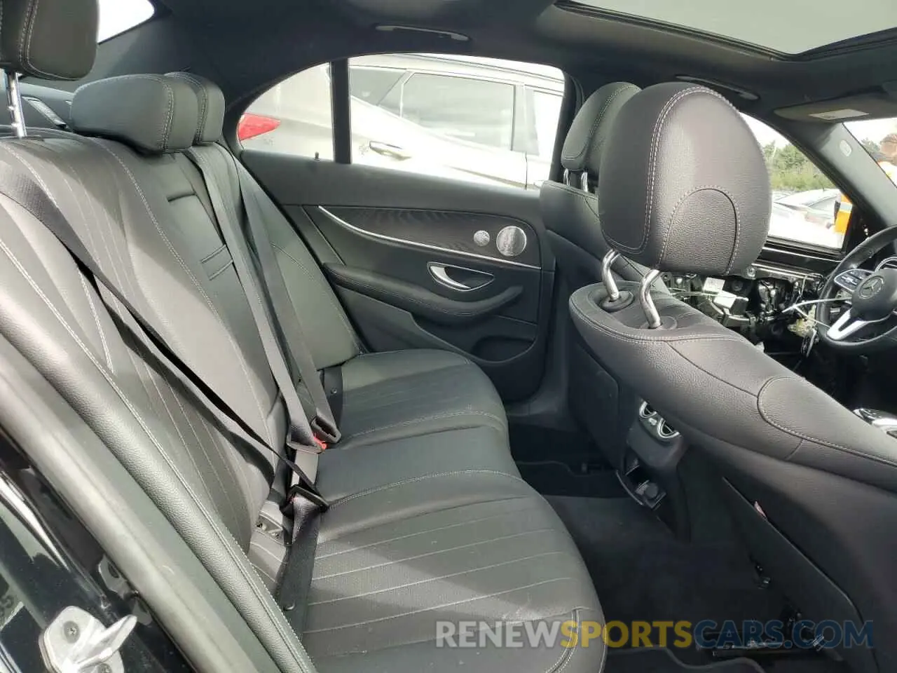 10 Photograph of a damaged car W1KZF8EB8LA811757 MERCEDES-BENZ E-CLASS 2020