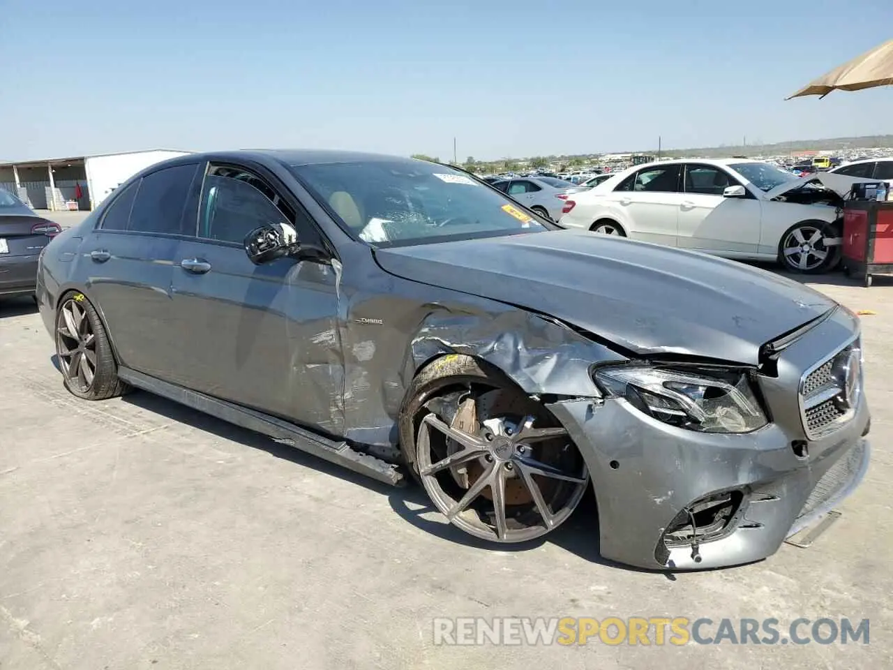 4 Photograph of a damaged car WDDZF6BB1LA707197 MERCEDES-BENZ E-CLASS 2020