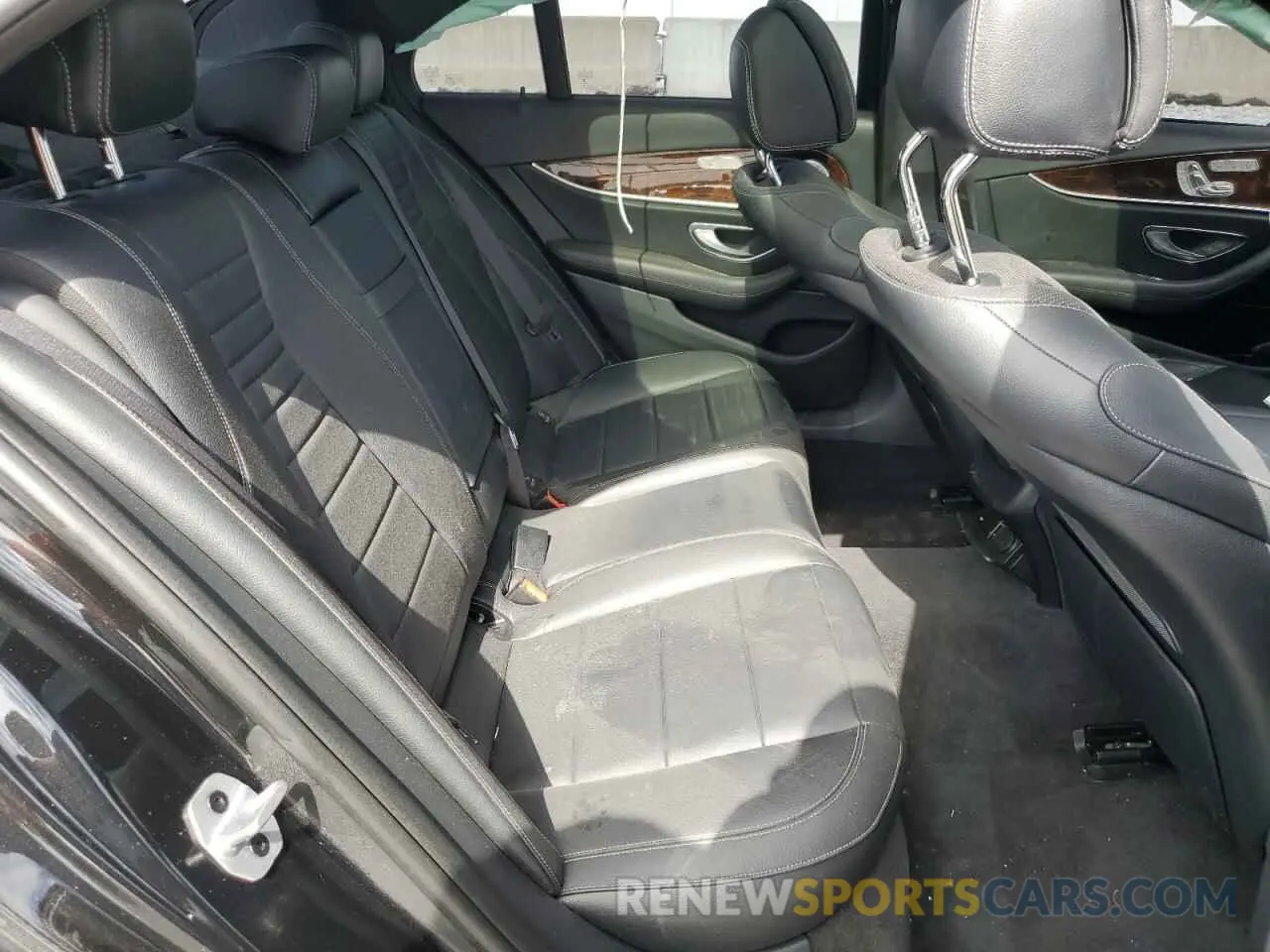 10 Photograph of a damaged car WDDZF6JB9LA707059 MERCEDES-BENZ E-CLASS 2020