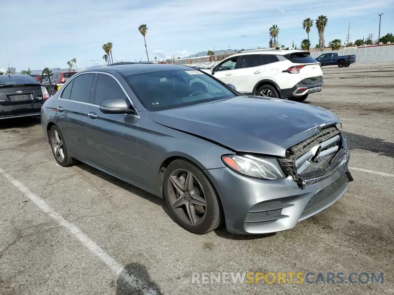 4 Photograph of a damaged car WDDZF8DB1LA703868 MERCEDES-BENZ E-CLASS 2020