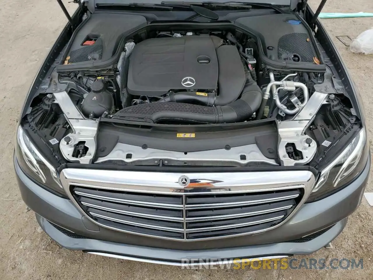 11 Photograph of a damaged car WDDZF8DB1LA737311 MERCEDES-BENZ E-CLASS 2020
