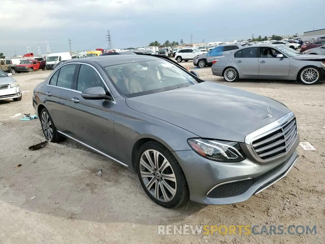 4 Photograph of a damaged car WDDZF8DB1LA737311 MERCEDES-BENZ E-CLASS 2020