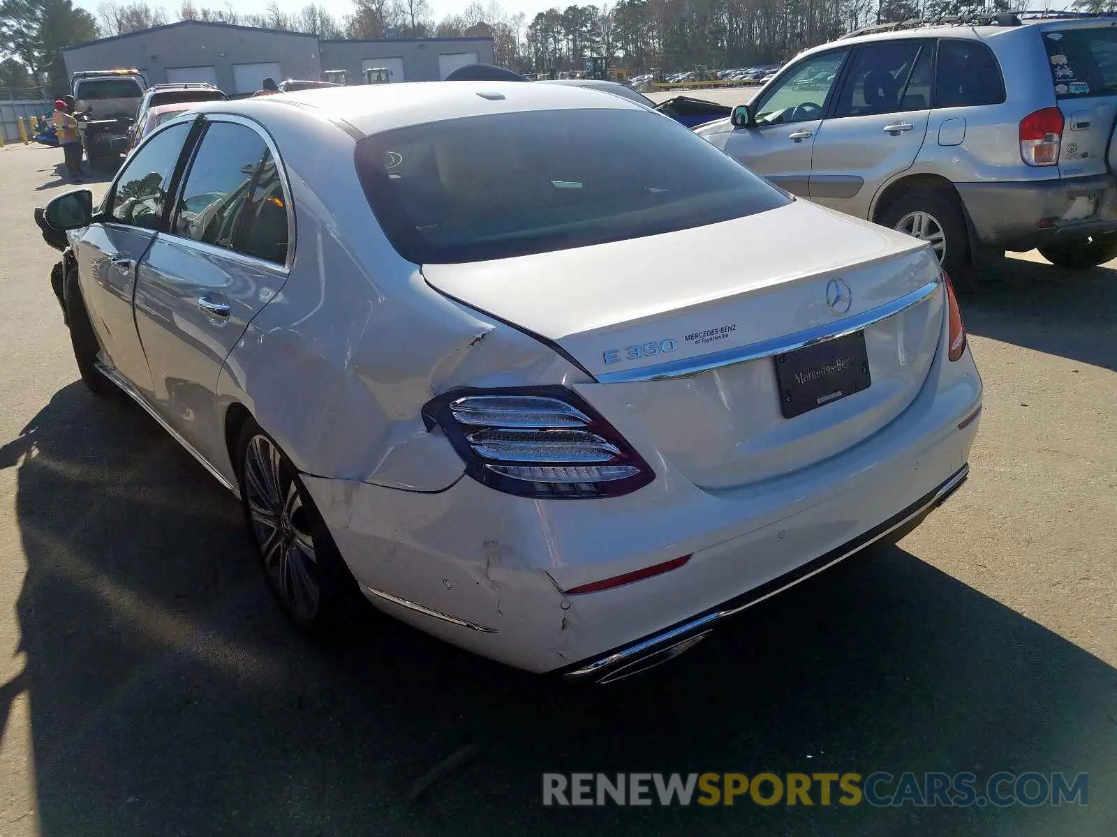 3 Photograph of a damaged car WDDZF8DB2LA733042 MERCEDES-BENZ E CLASS 2020