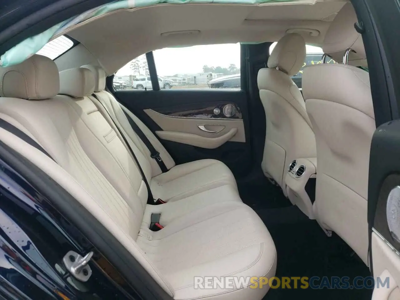 6 Photograph of a damaged car WDDZF8DB3LA701636 MERCEDES-BENZ E-CLASS 2020