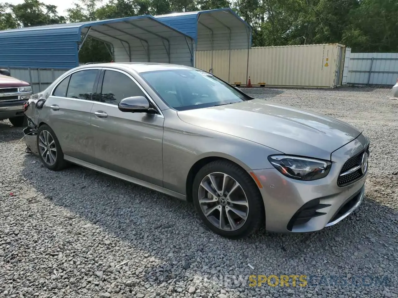 4 Photograph of a damaged car W1KZF5KB1MA951718 MERCEDES-BENZ E-CLASS 2021