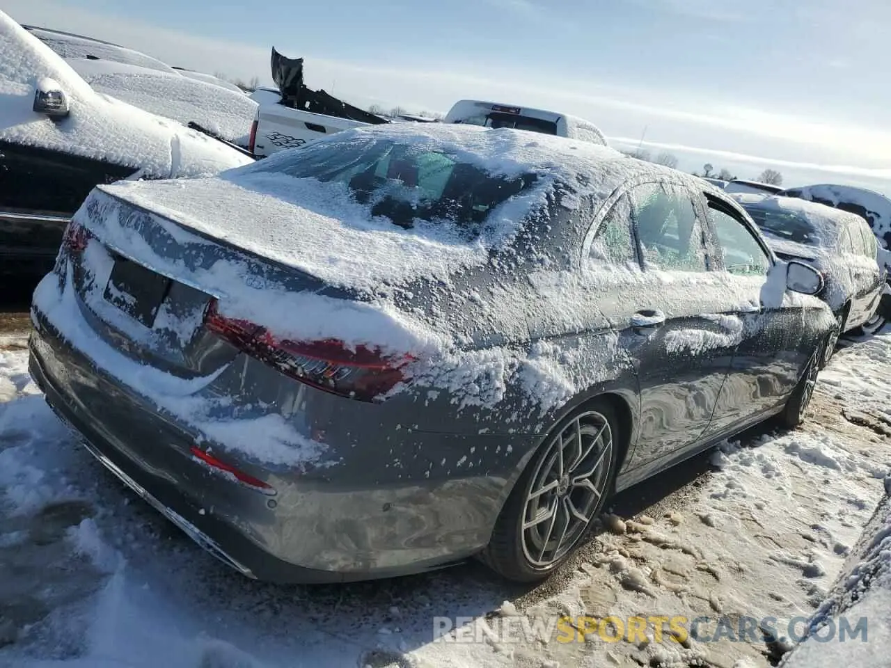 3 Photograph of a damaged car W1KZF5KB1MA999638 MERCEDES-BENZ E-CLASS 2021