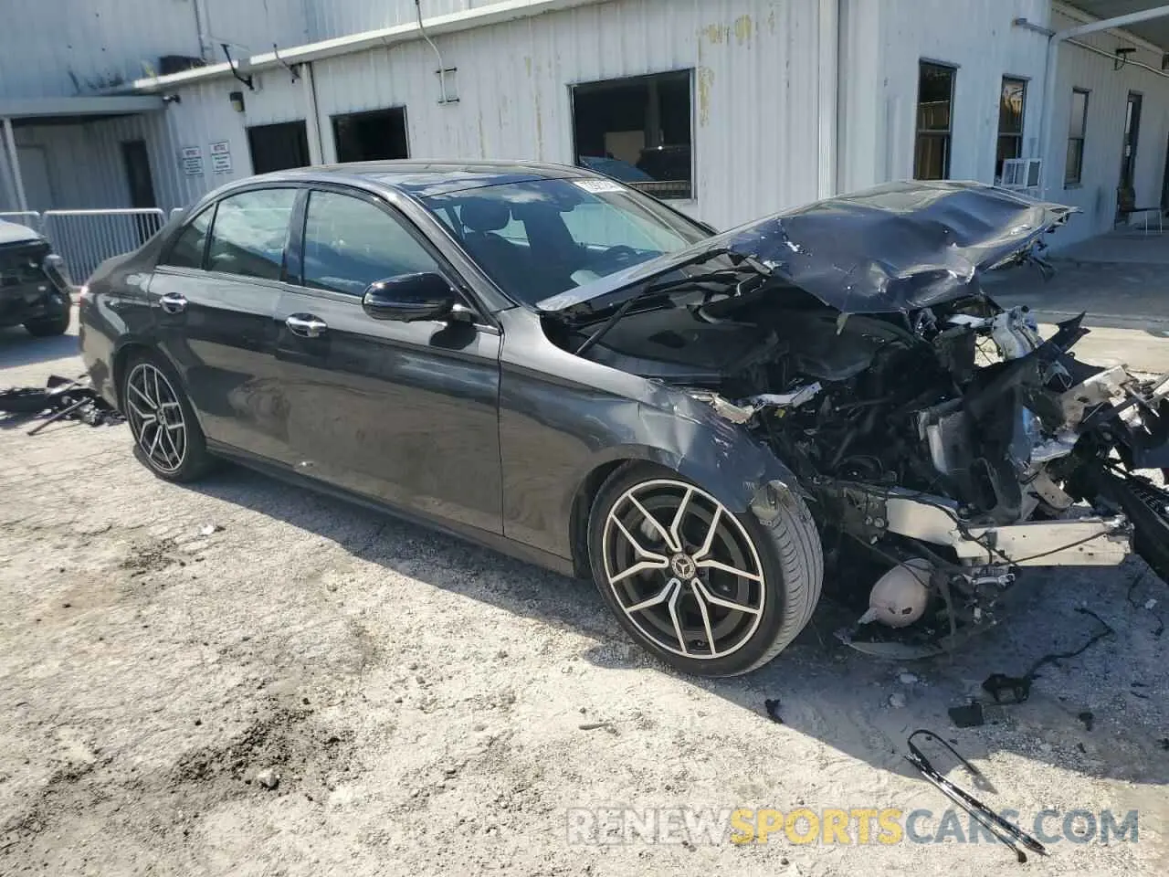 4 Photograph of a damaged car W1KZF8DB0MA925142 MERCEDES-BENZ E-CLASS 2021