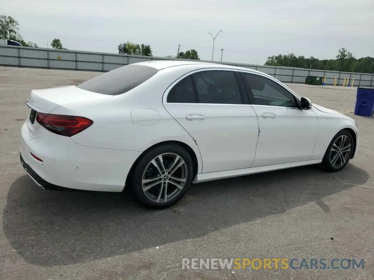 3 Фотография поврежденного автомобиля W1KZF8DB1MA886643 MERCEDES-BENZ E-CLASS 2021